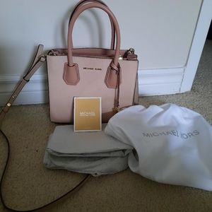 Michael kors crossbody bag